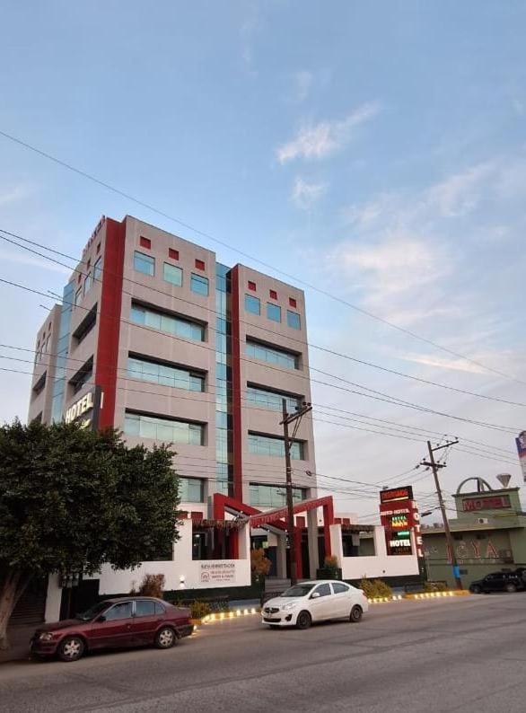 Hotel You Koso Tijuana Buitenkant foto